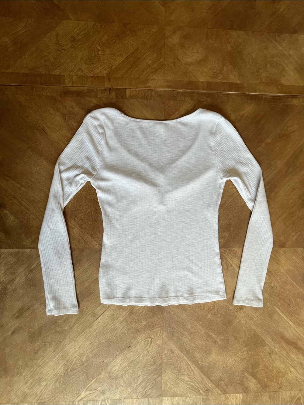 ✨ Old Navy White Ribbed Ruched Long Sleeve Top | Women’s Small 🤍 - Picture 9 of 9